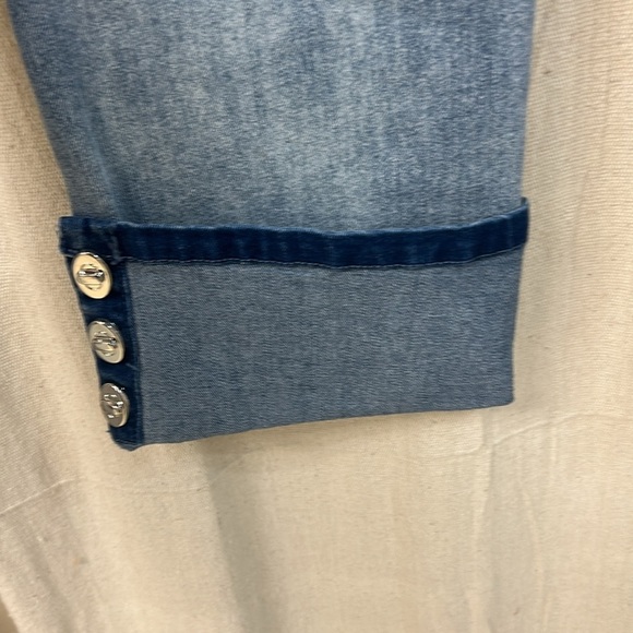 Blue Denim Cuffed Jeans with Button Details - A.Z.I - Picture 3 of 6